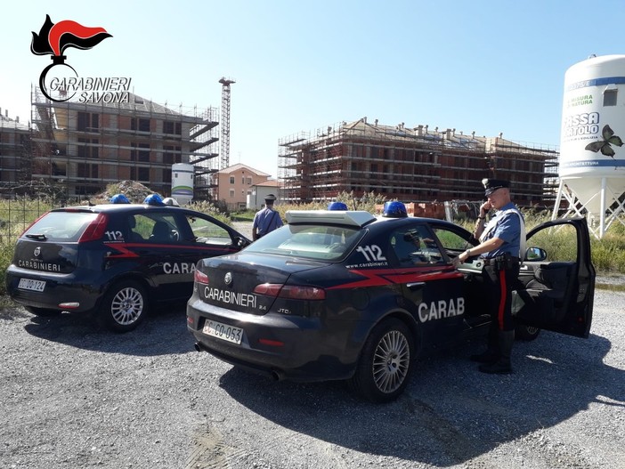 Albenga e Ceriale, controlli a tappeto dei carabinieri su strutture abbandonate e giardini pubblici