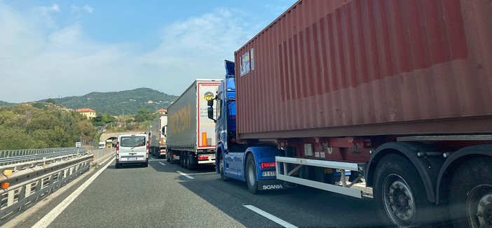 Autostrade, la beffa tra Piemonte e Liguria: le code non fermano gli aumenti del pedaggio