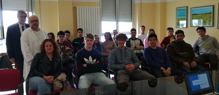 FOTONOTIZIA: studenti in visita alla Cardiologia del San Paolo