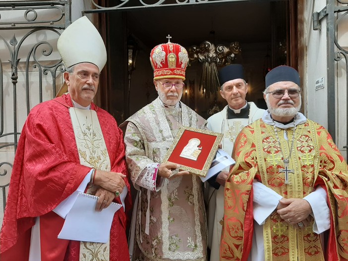 La diocesi di Albenga-Imperia &quot;scomunica&quot; don Ferrando, lui replica: &quot;Per me è una medaglia&quot;