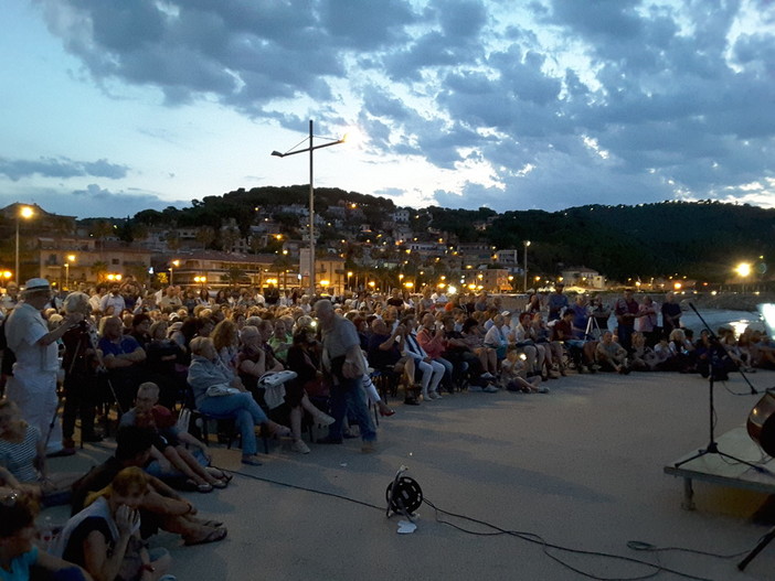 Successo ad Andora per il concerto all'alba dei musicisti del Carlo Felice