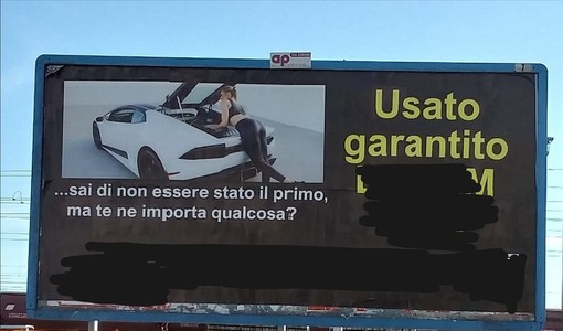 Cartelloni &quot;sessisti&quot; a Savona, il sindaco chiede la rimozione: &quot;Lesivi alla dignità della donna&quot;