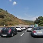 Manifestazione al porto di Genova, traffico in tilt sulla A10