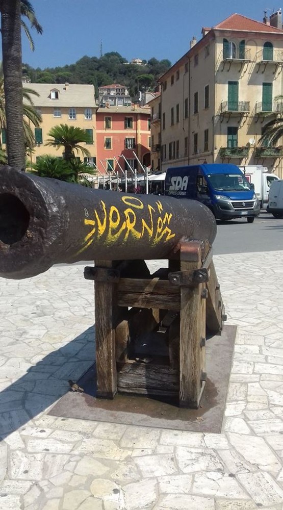 Vandalizzati i celebri cannoni di Finale Ligure