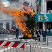 Il Confuoco di Savona non delude: le fiamme salgono alte in cielo per un buon 2023 (FOTO e VIDEO)