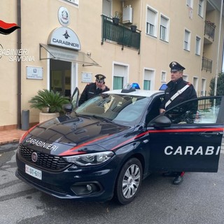 Loano, furto con spaccata in un negozio di abbigliamento: arrestato un giovane