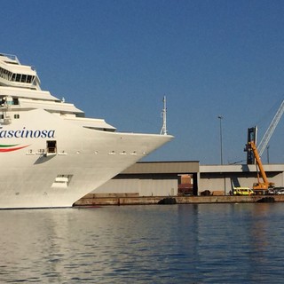 Savona, ritorna in porto la Costa Fascinosa, trasportata una donna in codice rosso al San Paolo