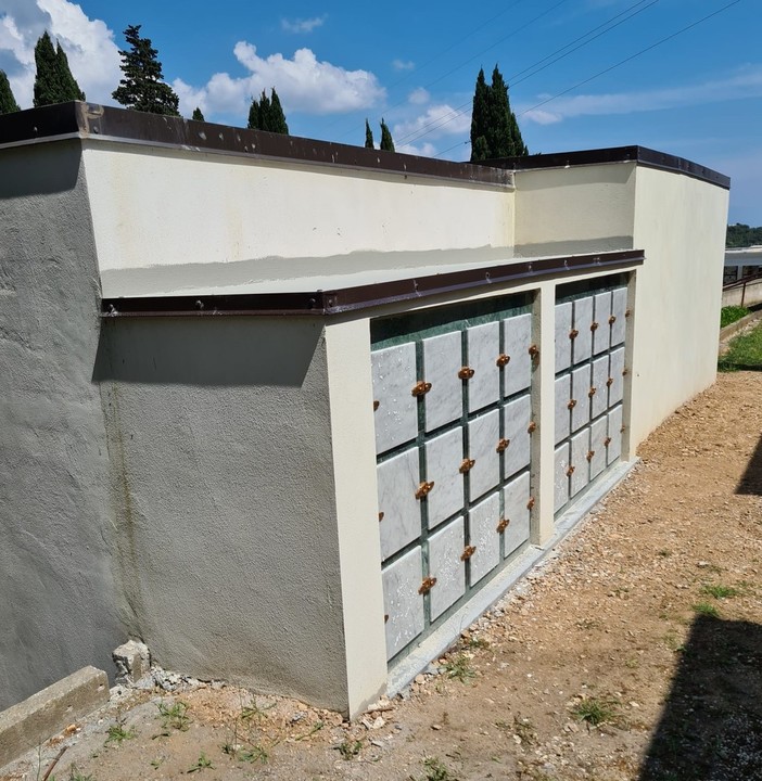 Toirano, nuovi loculi e ossari nel cimitero. Il sindaco De Fezza: &quot;Lavori terminati&quot;