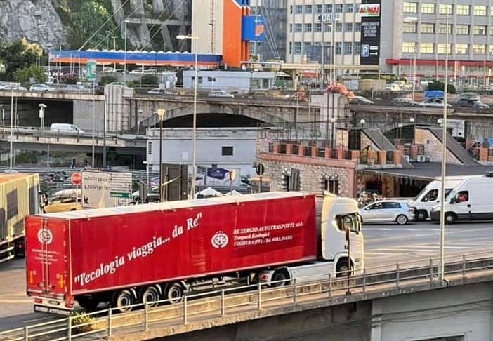 Foto tratta dal gruppo Facebook Viabilità Genova