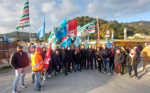 Aurelia Bis, lo sciopero dei lavoratori, braccia incrociate a Grana: &quot;La pazienza è finita&quot; (FOTO e VIDEO)