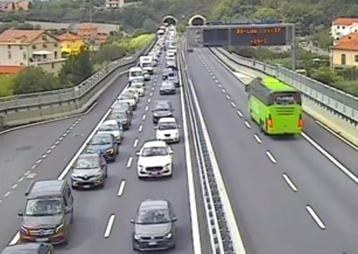 Incidente sulla A10 nel tratto tra Pietra Ligure e Finale: traffico in tilt