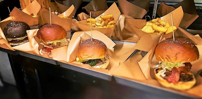 Apre ad Alassio  “Manik – L'Officina del Burger”