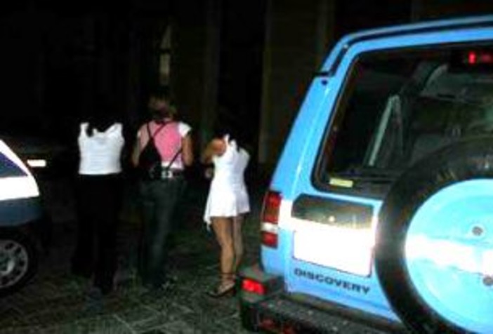 Controlli antiprostituzione sulla via Aurelia tra Alassio, Albenga, Ceriale