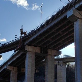 Calcinacci dal viadotto Porra dell'autostrada a Finale: verifiche in corso a Perti