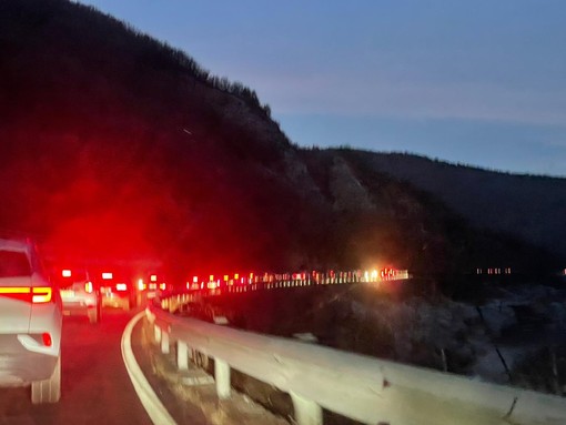 Lunghe code sul Nava e in autostrada per il solito traffico da rientro del primo gennaio