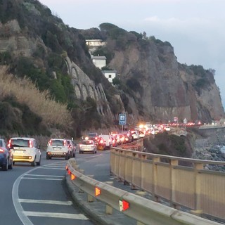 Frana sull'Aurelia a Celle, la Milano-Sanremo salva la viabilità: cantiere rimosso entro la mattina del 16 marzo