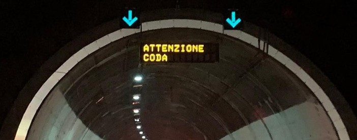 Incidente in autostrada ad Altare: code chilometriche in entrambe le direzioni