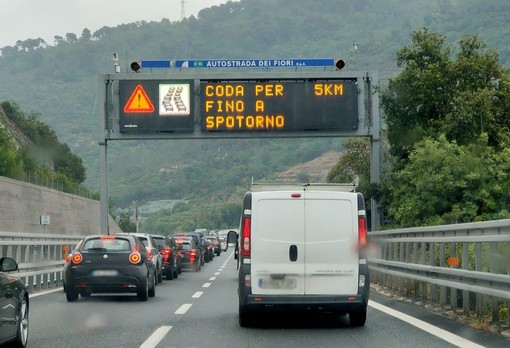 Finite le feste, tornano i cantieri: in autostrada oltre il venti per cento della tratta è occupato da lavori