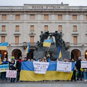 Savona, il corteo e il presidio della comunità ucraina a due anni dall'inizio del conflitto (FOTO)