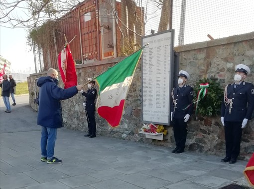 “La guerra è criminale per definizione”: Moni Ovadia a Savona per ricordare lo  “Sciopero dei lavoratori” del ’44  (FOTO)