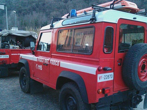 Incendio canna fumaria, scatta l'allarme a Carcare: vigili del fuoco sul posto