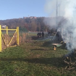 Dego si mobilita per ripulire il campo sportivo alluvionato, il sindaco Siri: &quot;Un segnale forte. Il nostro paese sa rialzarsi facendo gruppo&quot;