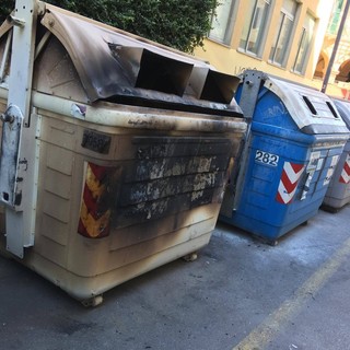 Savona, in manette il piromane dei cassonetti: 'fatale' l'ultimo blitz in zona Brandale