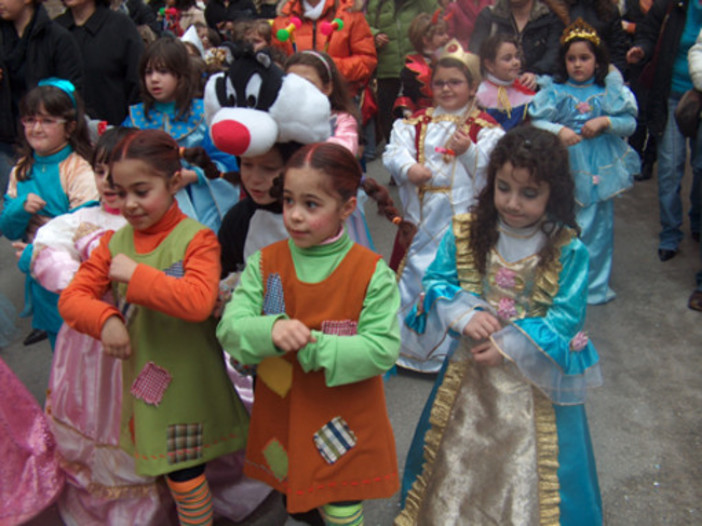 Albisola Superiore, questo pomeriggio grande Carnevale