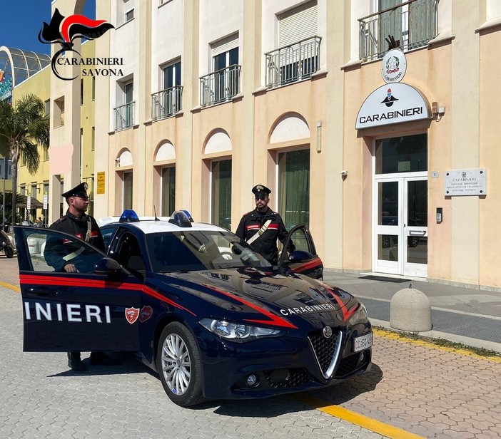 Albenga, nasconde droga tra le sterpaglie dell’ex bike park: arrestato un 29enne dai Carabinieri