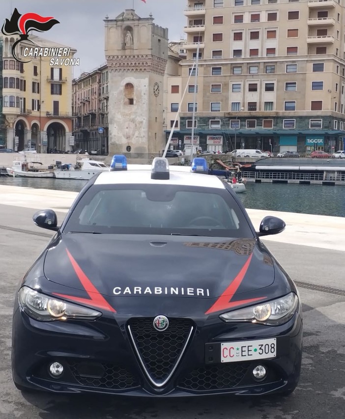 Cairo, anziano invalido aggredito in piazza Stallani: 50enne arrestato dai carabinieri