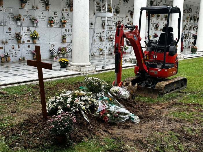 Albenga, manutenzione cimiteri. Porro attacca l'amministrazione Tomatis: &quot;Si ride per non piangere&quot;