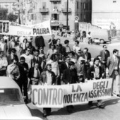 I savonesi in piazza negli anni delle &quot;bombe di Savona&quot; (foto dall'archivio Cgil)