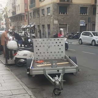 Savona: carrello appendice si sgancia dall'auto: paura in via San Giovanni Bosco (FOTO)