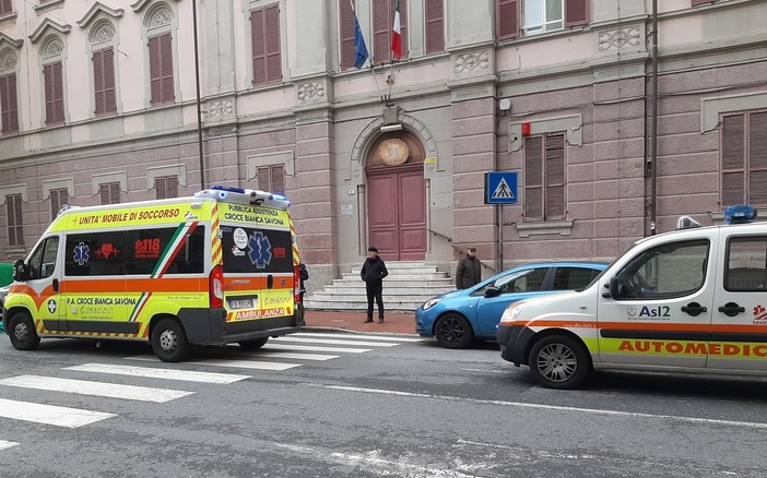 Savona: si accascia colpito da malore mentre pedala sulla bici in via S. Bosco