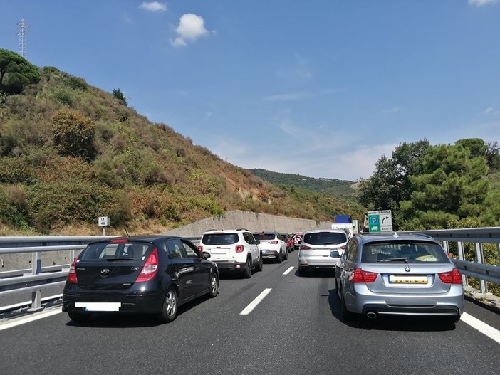 Incidente sulla A10 tra Varazze e Celle in direzione Ventimiglia, 4 chilometri di coda