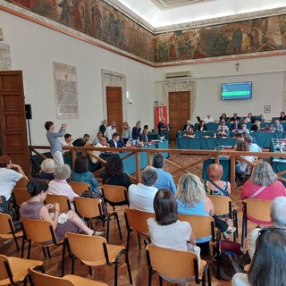 Savona, richiesta di referendum sulla pedonalizzazione, scintille in consiglio comunale