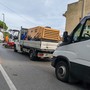 Pietra, lavori in corso sulla via Aurelia e traffico in tilt. De Vincenzi non ci sta: &quot;Vergognoso autorizzare interventi così in orario diurno&quot;