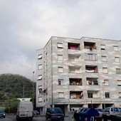 Savona, case popolari di via Quintana in attesa di manutenzione. Sopralluogo del Sunia