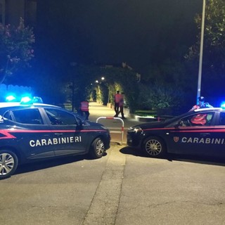 Droga pronta a essere spacciata nelle tasche e a casa: 18enne albenganese arrestato dai Carabinieri a Finale