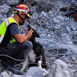 Camogli: consegnati i premi &quot;Fedeltà del Cane&quot; ai cani dei Vigili del Fuoco che hanno operato sul Ponte Morandi