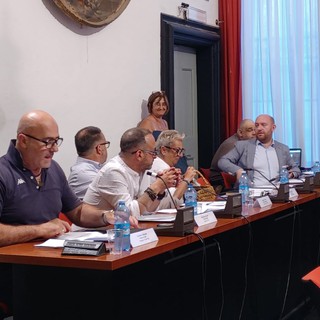 Albenga, il Pd ingauno: “Abbandono dell’aula consiliare della minoranza arrogante e ingiustificato”