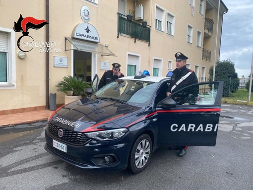 Loano, furto con spaccata in un negozio di abbigliamento: arrestato un giovane