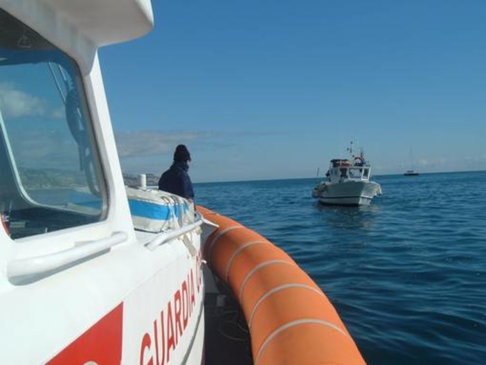 Cadavere recuperato al largo di Vado, la conferma: è quello dell'anziana caduta dal traghetto