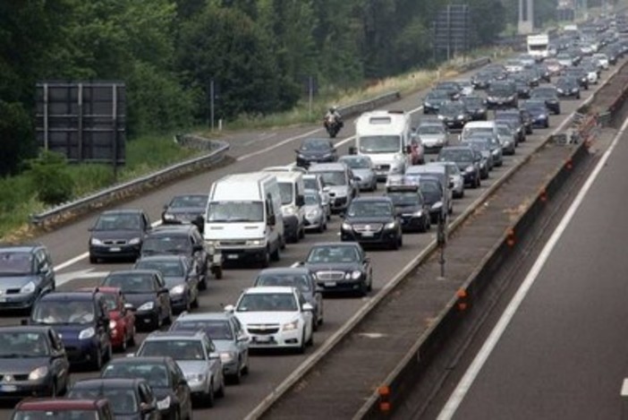 Gratuità pedaggi autostradali per tutte le tratte interessate dai cantieri: consiglio regionale unito