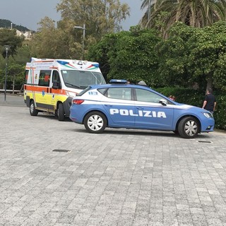 Savona, clochard accusa un malore: soccorso