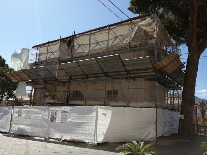 Albenga, proseguono a passo spedito i lavori per la &quot;Casa dell'outdoor&quot; di Campochiesa