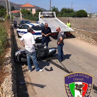 Si schianta contro un palo dopo un inseguimento da film da Ceriale ad Albenga: la polizia locale arresta un 29enne pluripregiudicato