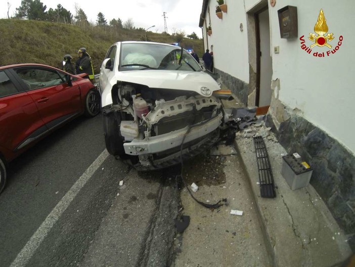 Incidente al Colle di Cadibona, intervento dei Vigili del Fuoco