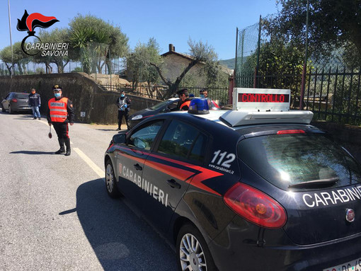 Ceriale, violano le restrizioni sul Covid19 e vengono fermati dai carabinieri: a bordo avevano 10 grammi di cocaina