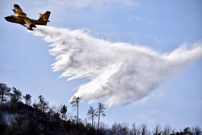 Incendio Cogoleto: candair in volo, emesso un &quot;avviso di interfaccia&quot;